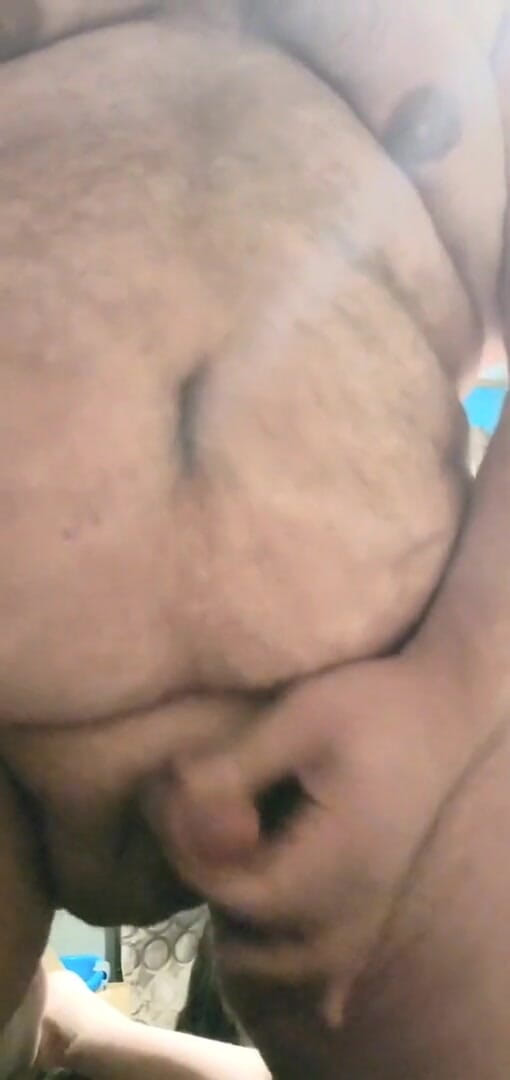 Danzilla White: 私のベッド#2にひざまずきながらジャックオフすることを決めた