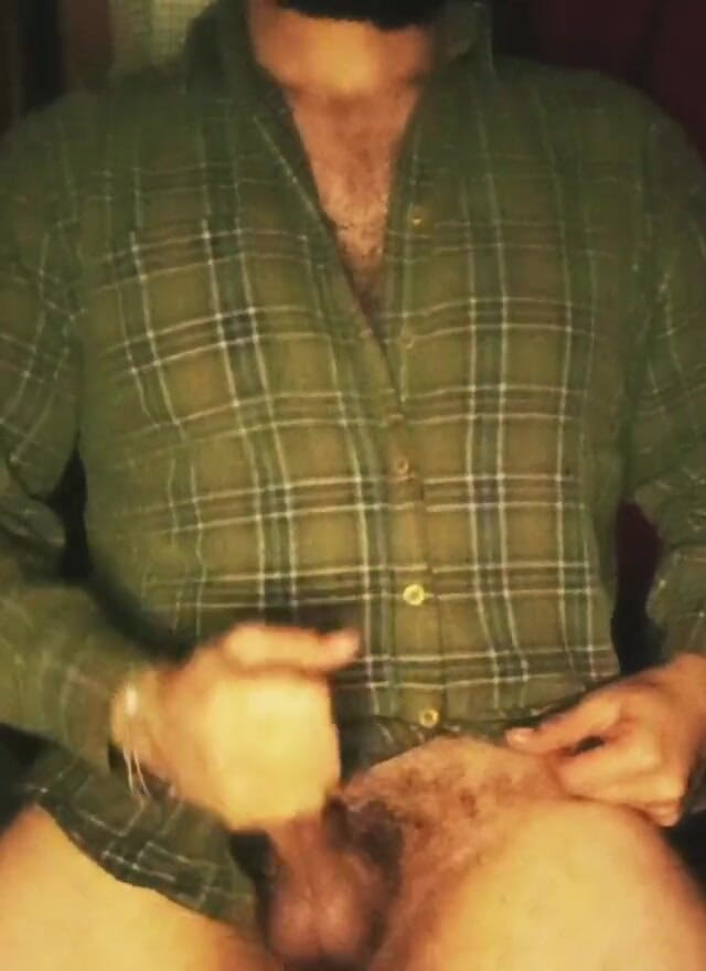 beardvibe92: Bärtiger mann, intensiver moment