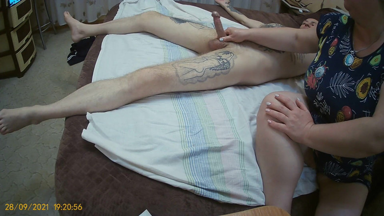 Zona901: Massages the cock and makes a blowjob cum in the...
