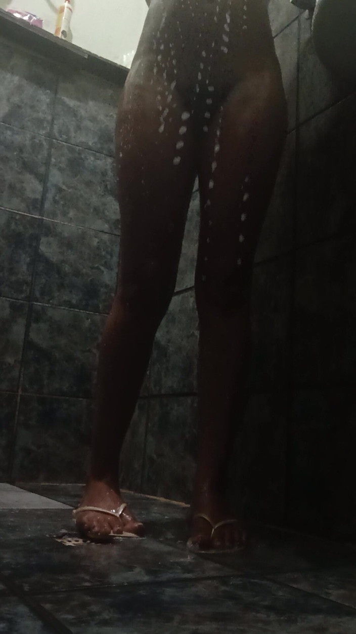 Victoriarating: Hot Girl Taking a Shower