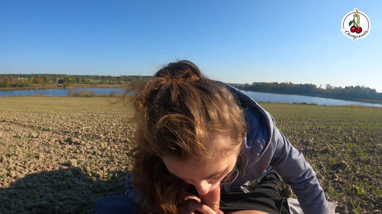 Cherrycandle: 湖でずさんなフェラチオ