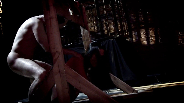 Best Butts: Rondborstige milf in leer en visnetten verleidt de man in...