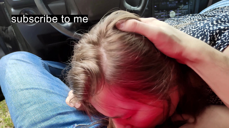 Godsgifts1: Stiefschwester gibt stiefbrudchen seinen ersten blowjob im auto pOV