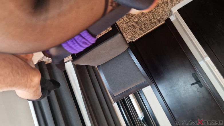 Nylon Xtreme: Perspektiv: Julia Kate 1:a Inkapslingen Nylon Pompom Girl