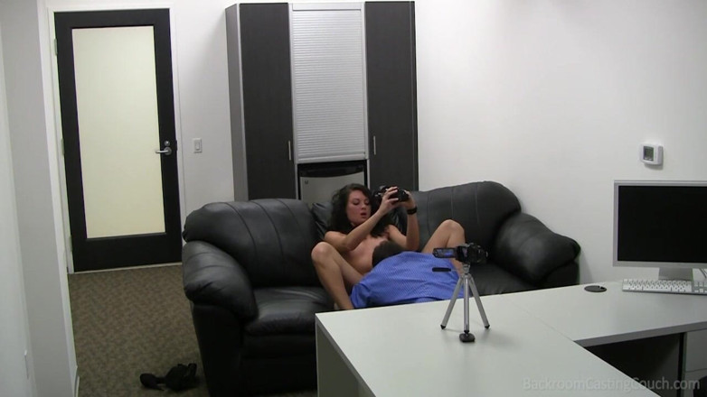 Backroom Casting Couch: 에머리 (18세)