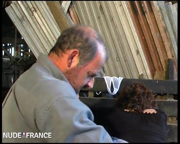 La France a Poil: 我们在谷仓里不行，屁股在干草里，阴户在空中吗？