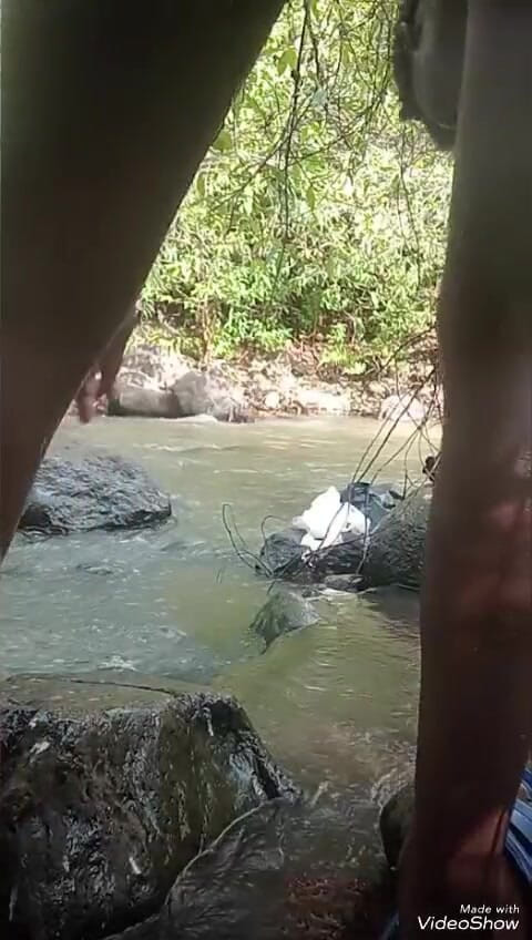 Sexyjayla254: Masturbazione insaponata grande cazzo nero sborra all'aperto parte 2