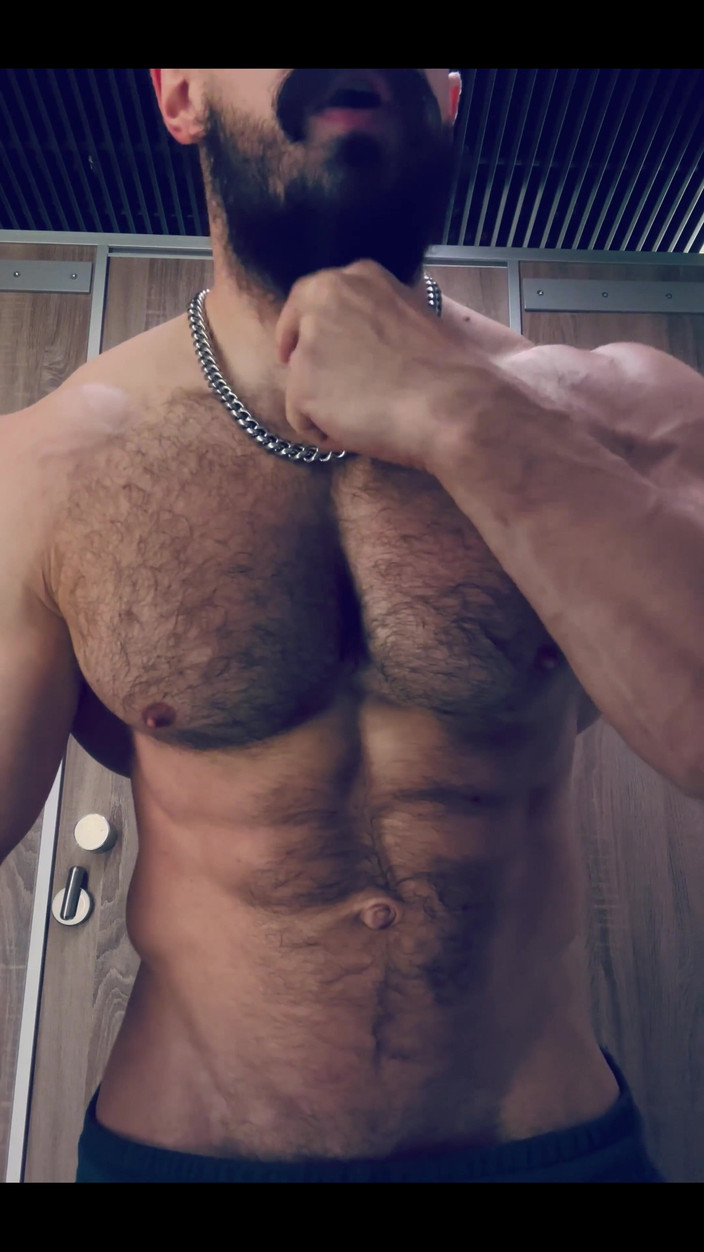 Mister Stone: मैं पसीने से तर हूँ और मांसपेशियों को बहुत पंप किया जाता है