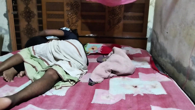 Deshi women: Sorellastra scopata duro in camera di 18 anni prima volta sesso...
