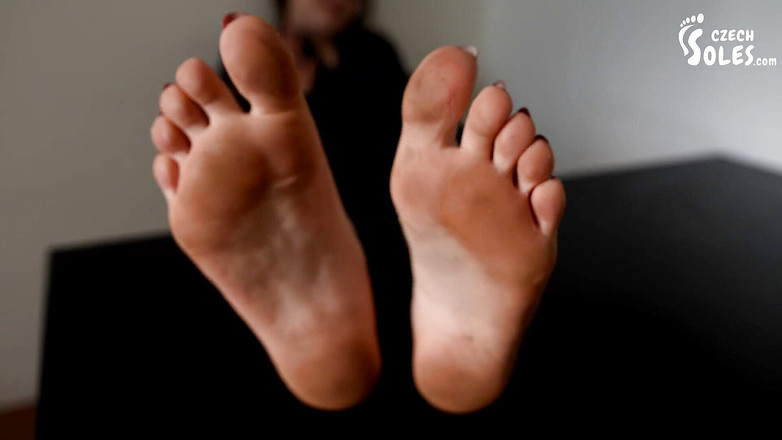Czech Soles - foot fetish content: Schmutzige füße vom barfußgehen