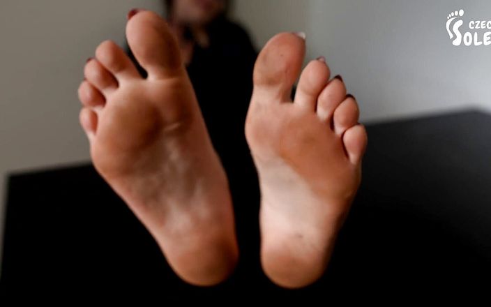 Czech Soles - foot fetish content: Bàn chân bẩn thỉu khi đi chân trần