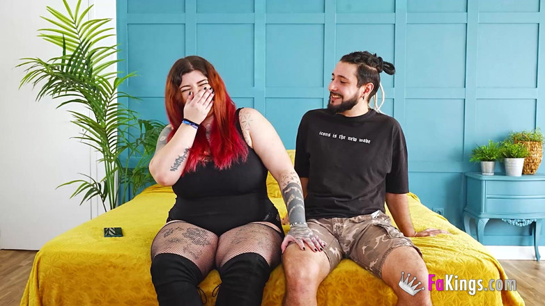 FAKings: गोल-मटोल सौंदर्य वैकल्पिक एक पर्यटक को चोदता है: लीया सेज़, नकली में इतालवी लेफा दूध