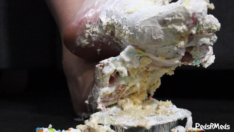 PedsRMeds: Shortlivedtyranny Funfetti Cake Smash