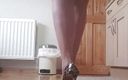 UK Joolz: FF Stockings/heels fetish