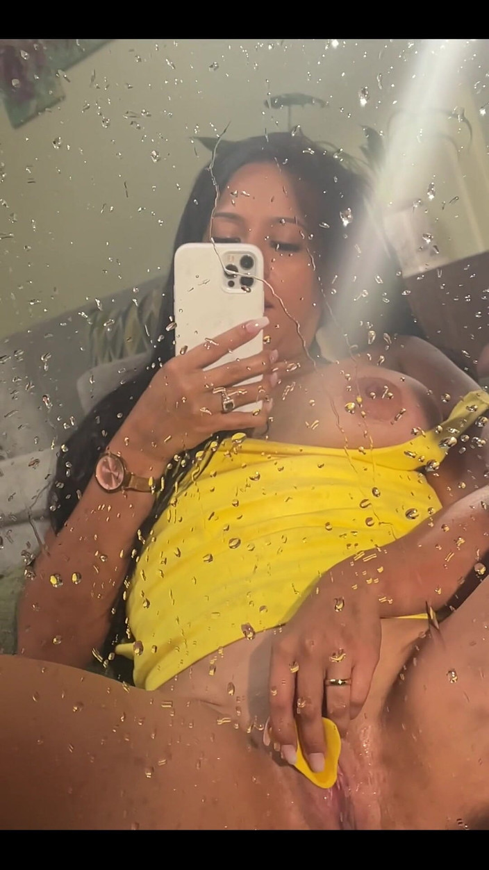 Jolla PR: 鏡が私のスカートの邪魔をするとき