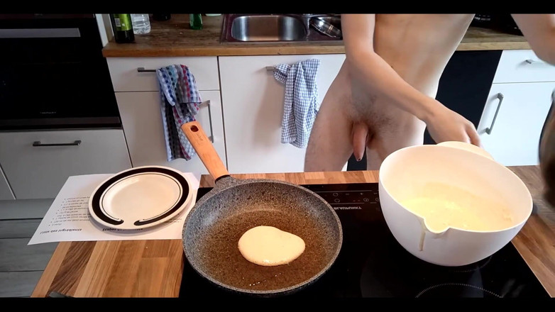 Snauwflake: Top Chef Naked: Snauwflake Is Cooking Pancake