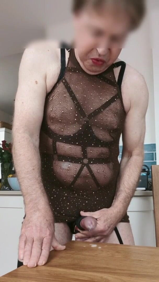 Bellhead: Um minuto de diversão com lingerie