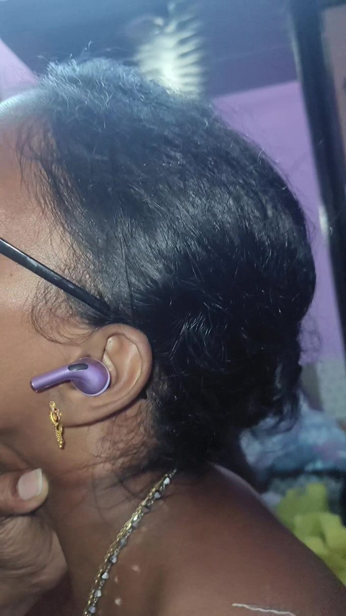 X videos: Stepdaughter Seduces Stepfather in House