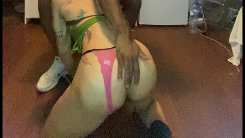 Wesley Bull: Een goed opgeleide onderdanige die van mijn voeten geniet