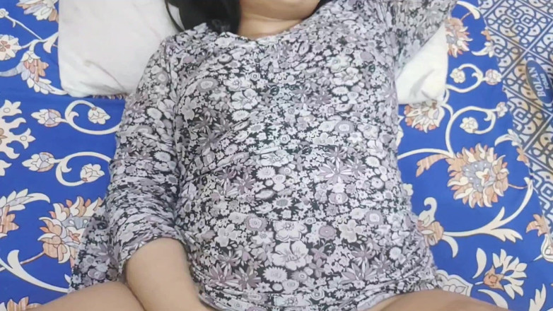 Faryal: Indiano garoto fodeu madrasta - hindi audio - conversa clara e suja