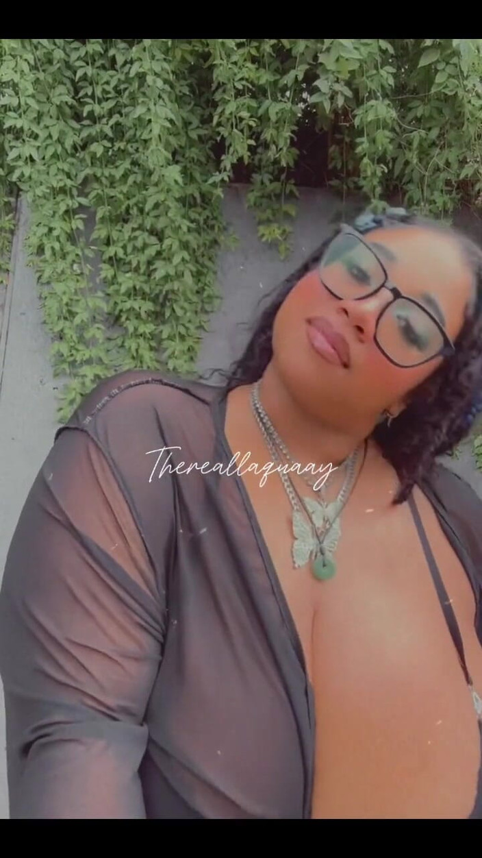 Biggdebbie solo: Biggdebbiecakez Being a Freak in Nature