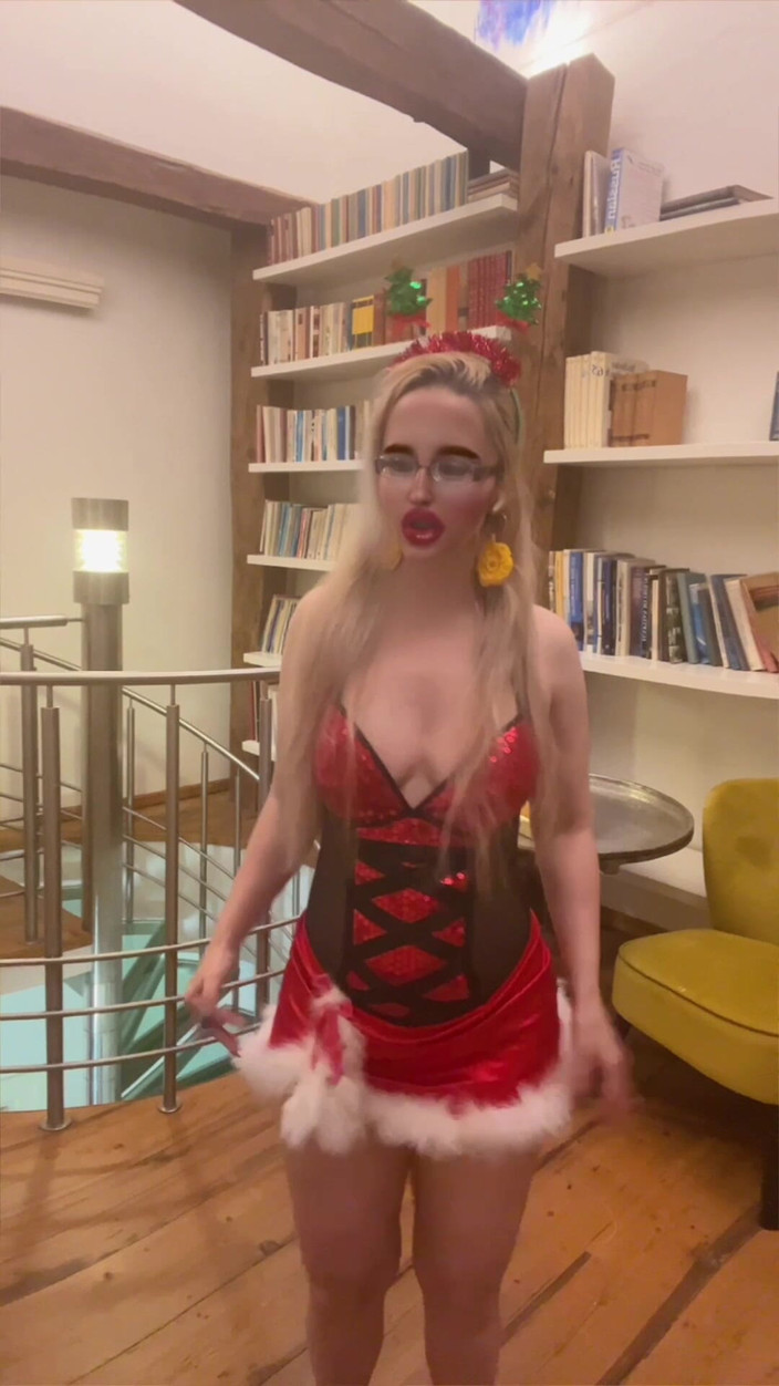 FinDom Goaldigger: Sacrificándose por diosa