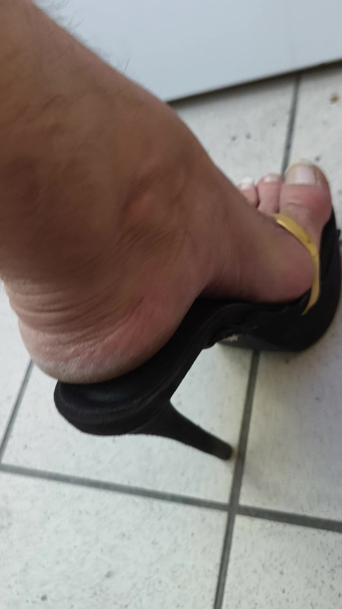 Mutsakin: High Heels