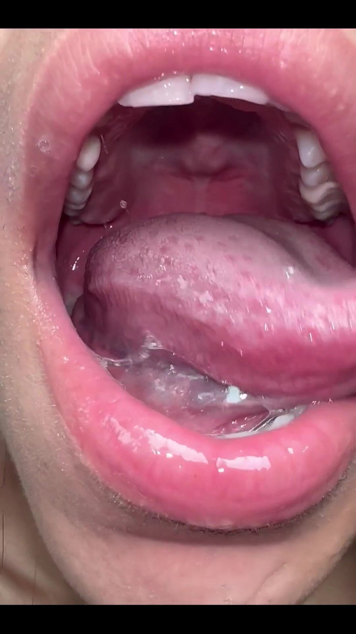 theunholychi: 邋遢的假阳具吮吸