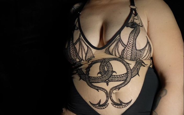 Hecate Reigns: Mi juguete enjaulado: me corro sobre él una y otra vez