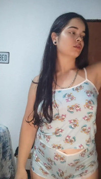 Debora Mendes in Her Pajamas to Spend New Year's Eve