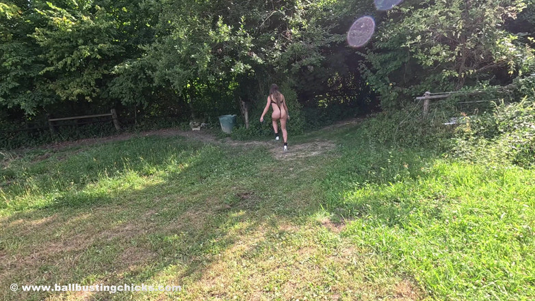 Nude Sportswomen: Springtouw en schuddende kontwangen