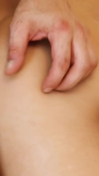 Fetish kaki anal gadis seksi ini dientot habis-habisan di dapur
