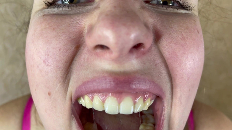 Hottie goddess: Немилосердична господиня слизу кашляє, плює і панує