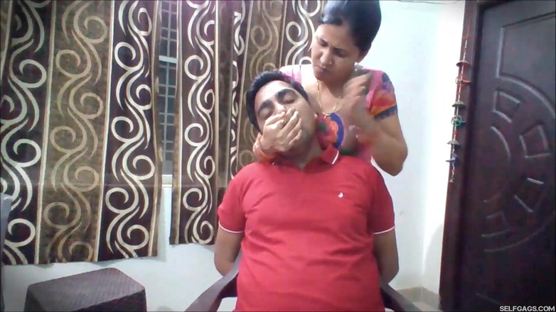 Selfgags femdom bondage: Mit handknebel um ihren ehemann umgehen!