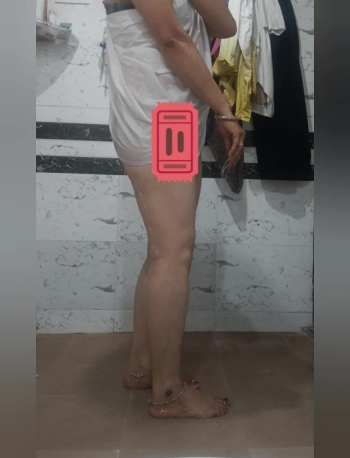 Priyahot77: Priya Bhabhis massage mit dickem arsch