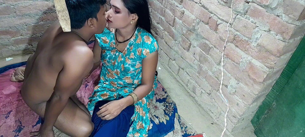 Renudbf: Гарячий секс зведеної сестри з поцілунком губ з хінді мовою