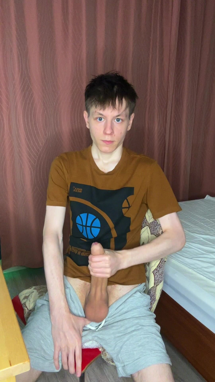 Morflot24: I Jerk off After Doing My Homework