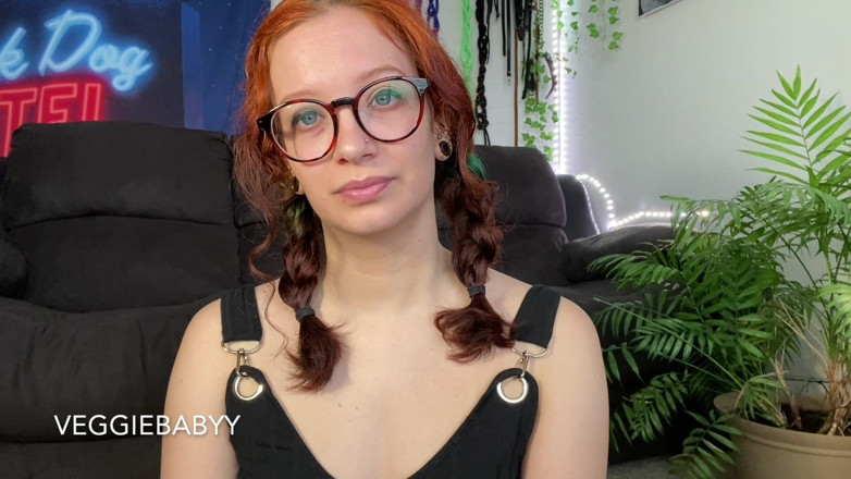 Veggiebabyy: Girlfriend Shrinks and Eats Boyfriend