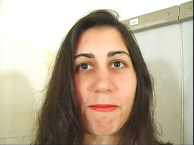 Naughty Nurses: Si rambut coklat bertetek besar membuka pakaian untuk pemeriksaan tuannya