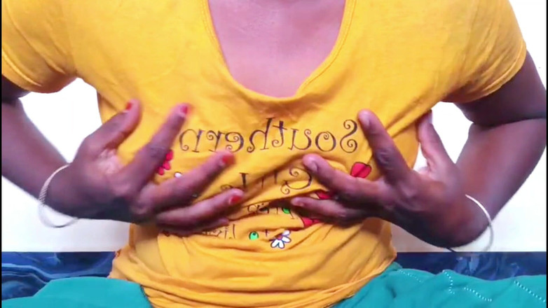 Ammukutty88: Ammu Yellow T-shirt Remove the Boobs Massage.