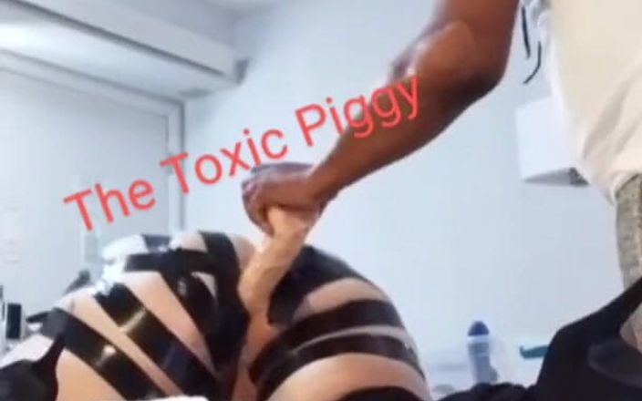 Kimmywetwet: SSBBW Anal Slave Takes 12 Inches in Gaping Asshole