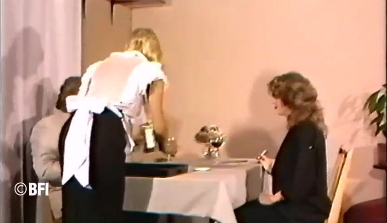 House of lords and mistresses in the spanking zone: Landlord punishes a maid by whipping her bare ass