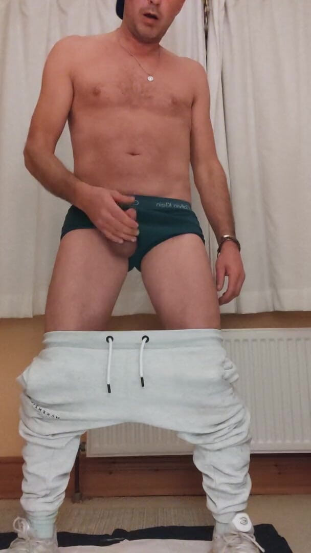 Scallyoscar: Scallyoscar Pissing and Cuming