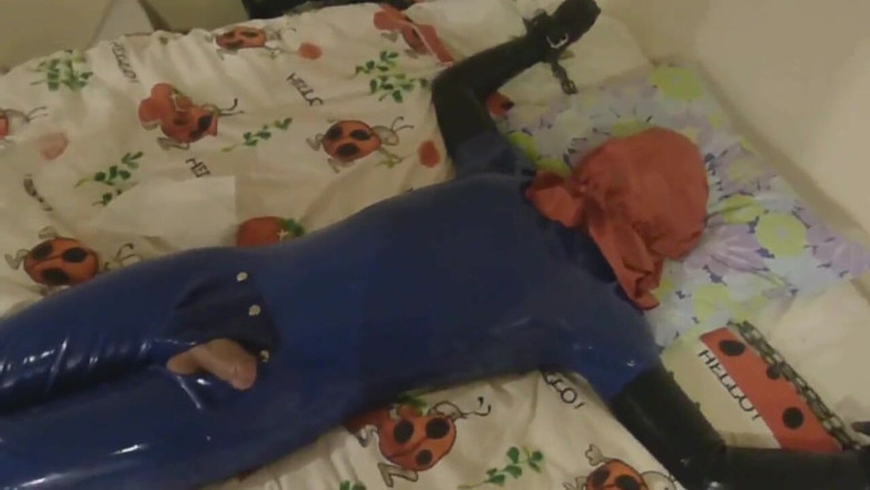 Enyn: Session 1 (part 1) Latex Bondage Breathplay