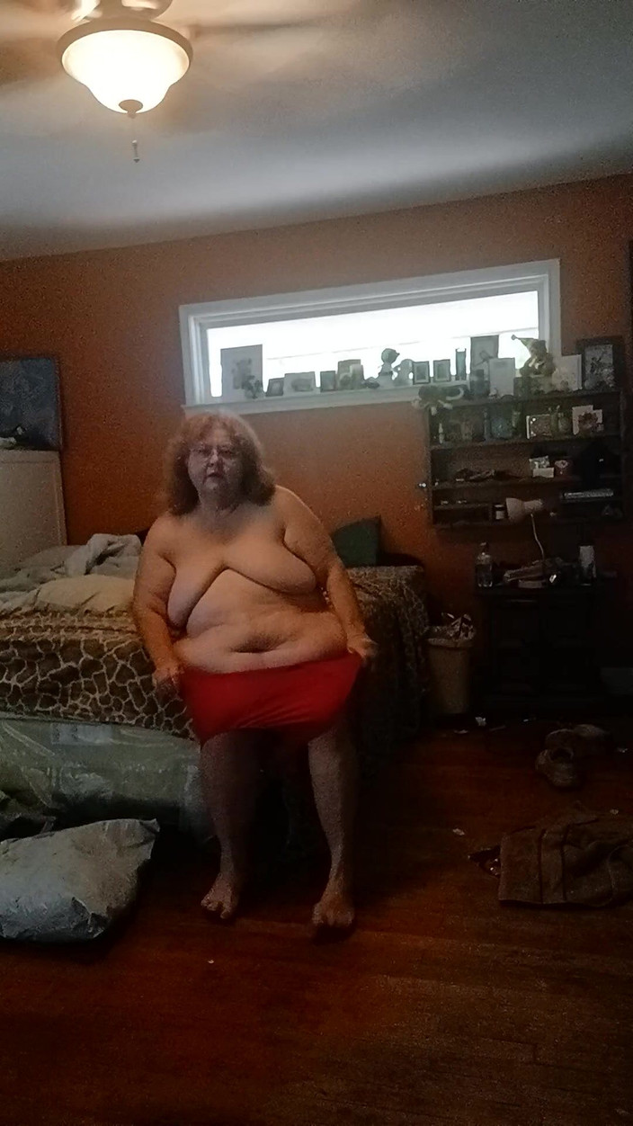 BBW nurse Vicki adventures with friends: Modeling celana dalamku aku jual bagian1 red lace silky