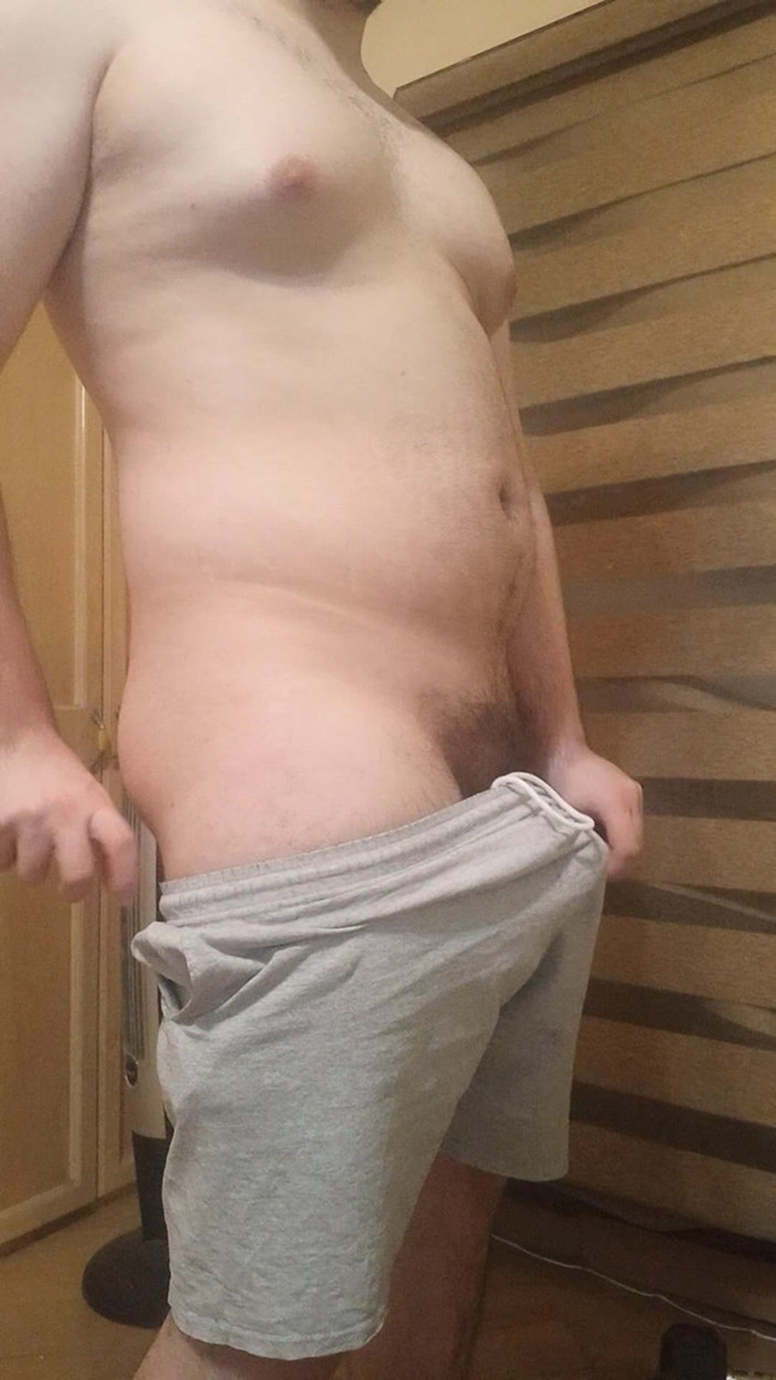 Himbo_Fox: Lo stallone muscoloso va in comando e si mette in...