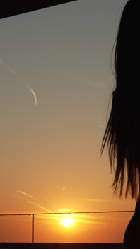 Mariskax Mia Nins Fucks Her Pussy at Sunset