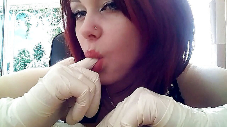 Goddess Misha Goldy: Fetish sarung tangan lateks