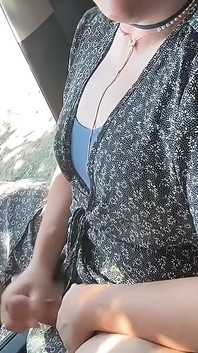 Video đầy đủ - Shemale vuốt ve con cu mập mạp bên cạnh con đường bận rộn