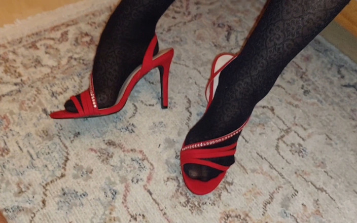 Selena701: セレナのクローズアップフェラチオ、足のポーズと崇拝